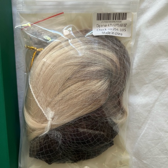 goo goo clip in hair extensions - Ombré ash brown to platinum #T9 - Picture 2 of 5